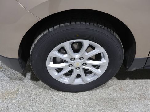 Used 2018 Chevrolet Equinox LT AWD/4WD image 8