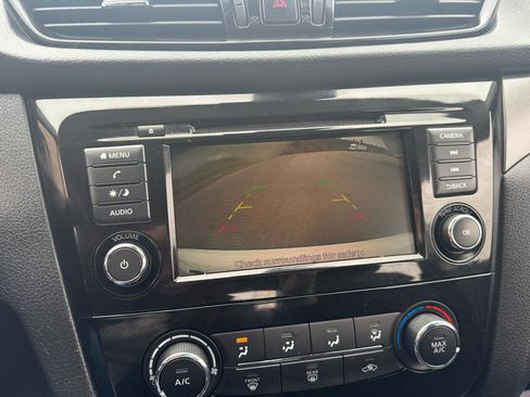 Used 2021 Nissan Rogue Sport S image 23