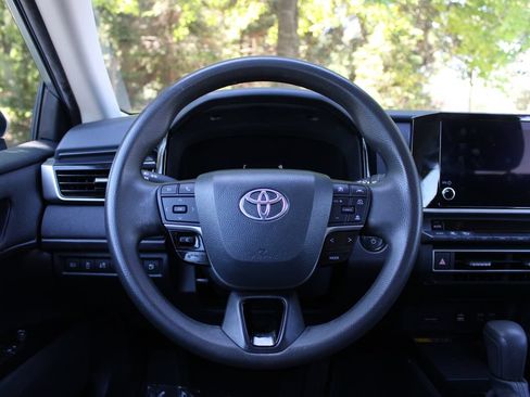 Used 2025 Toyota Camry LE FWD image 17