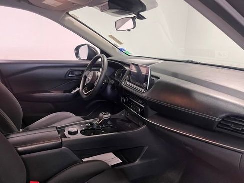 Used 2024 Nissan Rogue S image 11