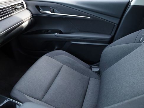 Used 2025 Toyota Camry LE image 9