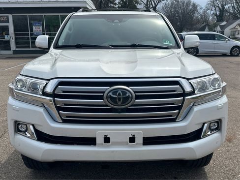 Used 2018 Toyota Land Cruiser image 26