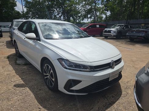 Used 2025 Volkswagen Jetta Sport FWD image 6