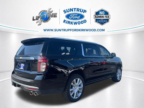 Used 2023 Chevrolet Suburban High Country AWD/4WD image 6