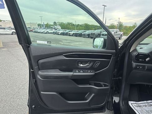 Used 2025 Honda Pilot EX-L image 25