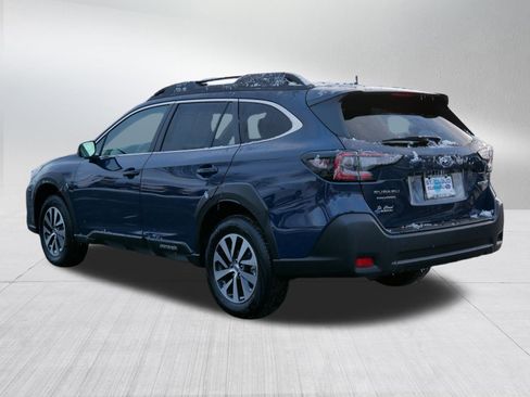 Used 2025 Subaru Outback Premium image 5