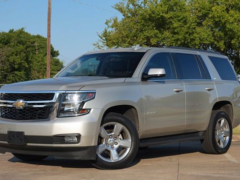 Used 2017 Chevrolet Tahoe LT w/ Luxury Package RWD image 2