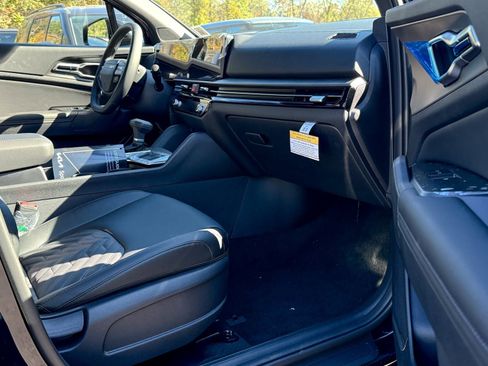 New 2026 Kia Sportage X-Line w/ X-Line Premium Package image 9