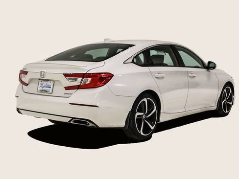 Used 2018 Honda Accord Sport image 6