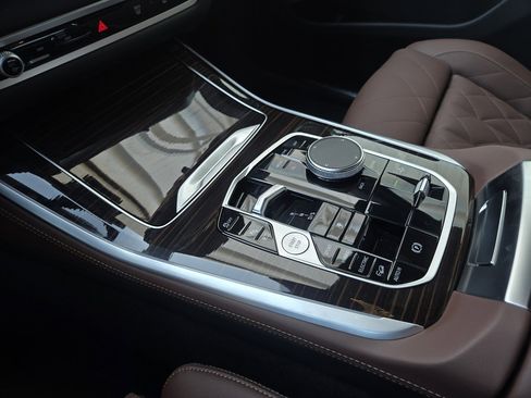 Used 2026 BMW X5 xDrive50e w/ Climate Comfort Package image 27