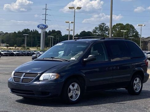 Used 2007 Dodge Caravan SXT FWD image 6