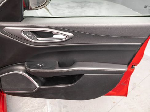 Used 2017 Alfa Romeo Giulia AWD w/ Sport Appearance Package image 42