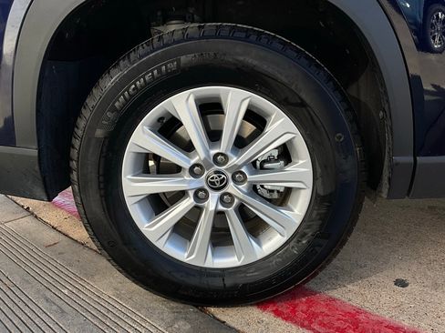 Used 2025 Toyota Grand Highlander FWD image 9