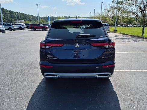 Used 2024 Mitsubishi Outlander SE Black Edition AWD/4WD image 4