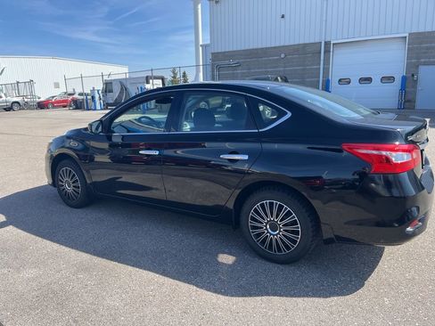 Used 2017 Nissan Sentra S image 7