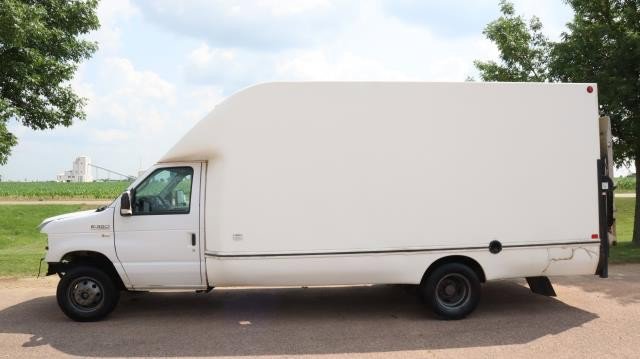 Used 2017 Ford E-350 and Econoline 350 Super Duty RWD image 1