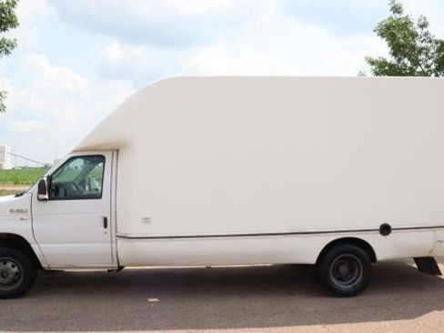 Used 2017 Ford E-350 and Econoline 350 Super Duty image 1