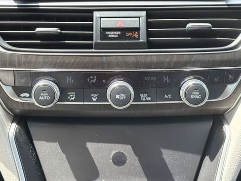 Used 2018 Honda Accord Touring image 24