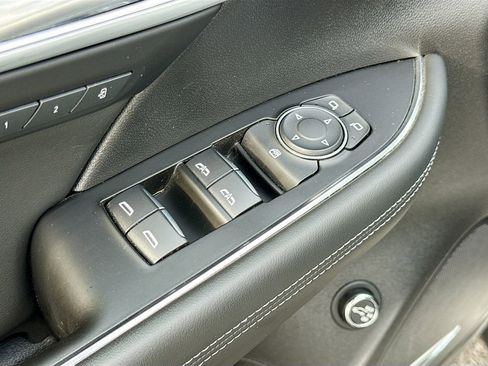 Used 2024 Buick Envision Avenir image 21