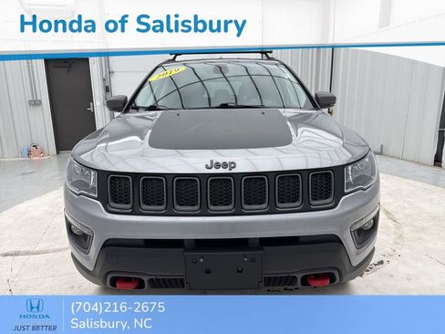Used 2019 Jeep Compass Trailhawk image 2