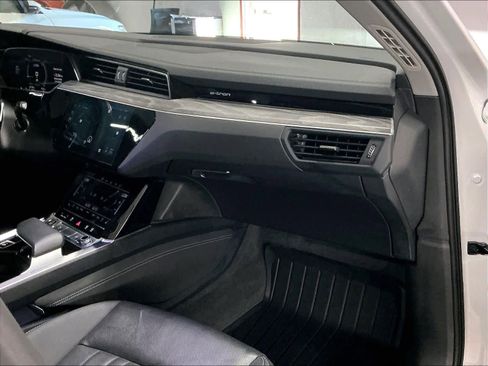 Certified 2024 Audi Q8 e-tron Premium Plus w/ Premium Plus Package image 19