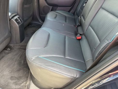 Used 2022 Kia Niro EX Premium image 16