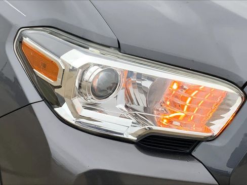 Used 2019 Toyota Tacoma SR5 image 26