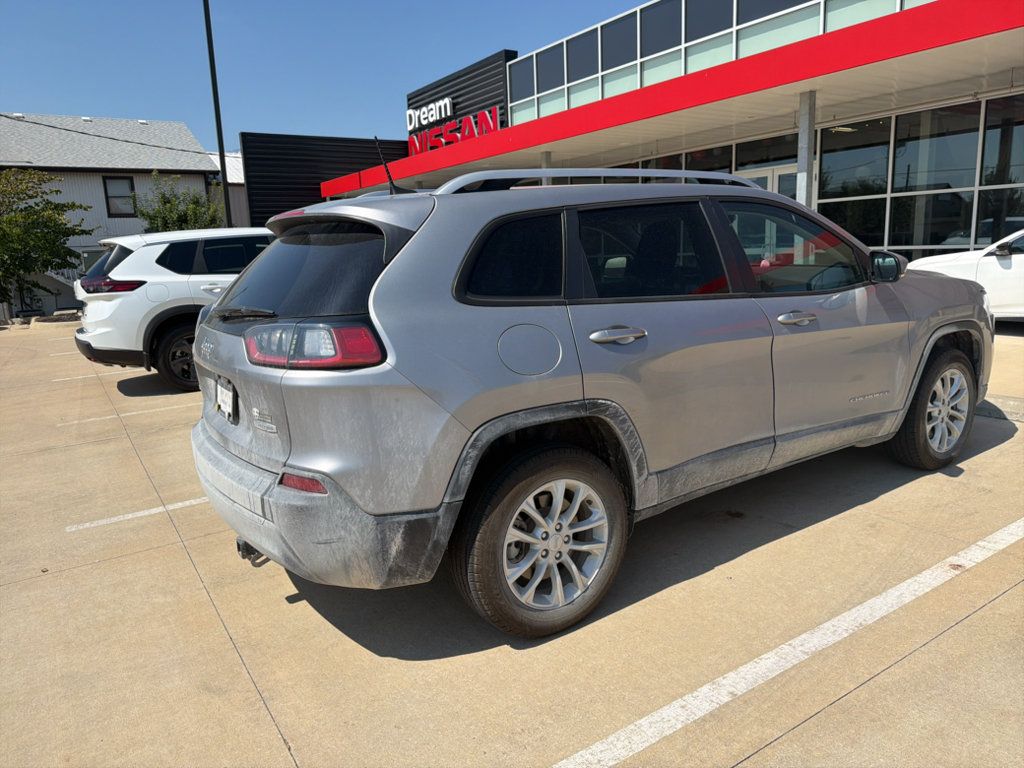 Used 2021 Jeep Cherokee Latitude AWD/4WD image 7