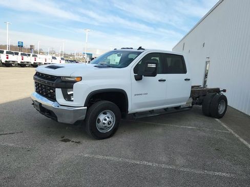 Used 2021 Chevrolet Silverado 3500 W/T w/ WT Convenience Package image 4