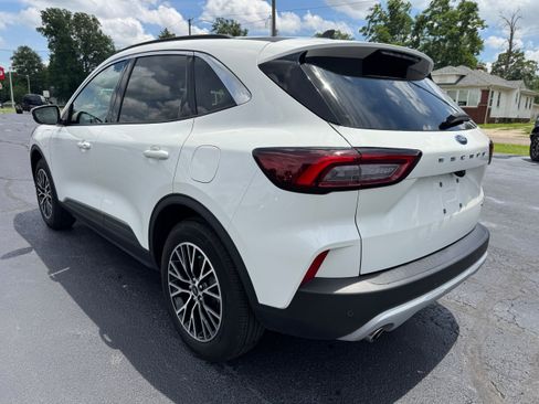 Used 2023 Ford Escape SE FWD image 5