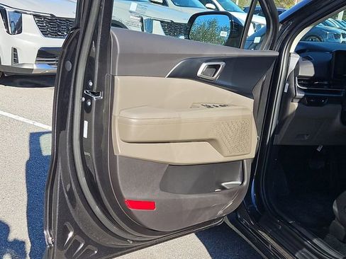 New 2026 Kia Carnival FWD image 14