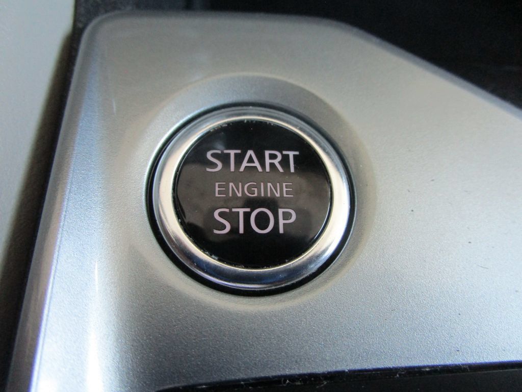 Used 2025 Nissan Altima 2.5 SV FWD image 37