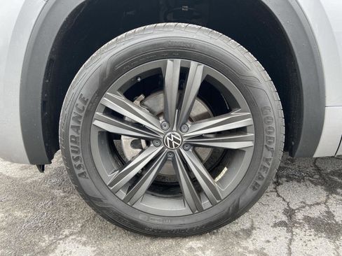 Used 2022 Volkswagen Atlas Cross Sport SEL R-Line image 25