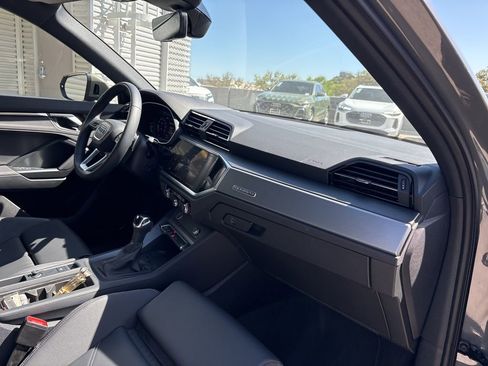 Used 2025 Audi Q3 2.0T Premium w/ Convenience Package image 15