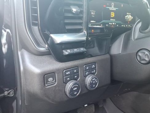 Used 2023 Chevrolet Silverado 1500 High Country w/ High Country Premium Package AWD/4WD image 16