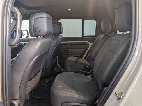 New 2026 Land Rover Defender 130 X-Dynamic SE image 24