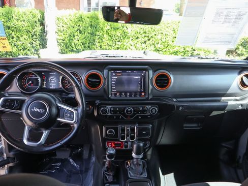 Used 2023 Jeep Gladiator Mojave w/ LED Lighting Group AWD/4WD image 24