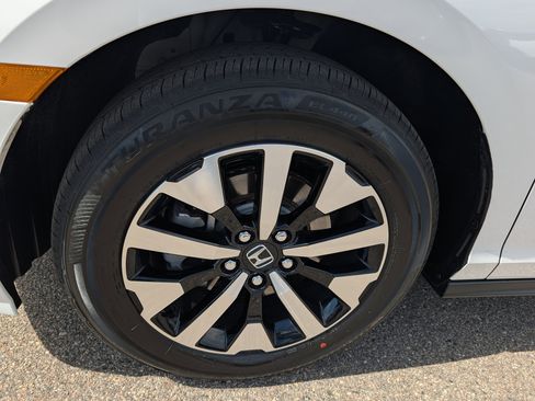 Used 2026 Honda Odyssey EX-L image 15