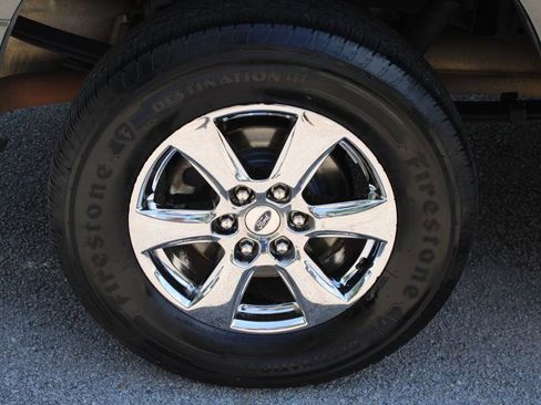 Used 2019 Ford F150 XLT w/ Equipment Group 302A Luxury AWD/4WD image 32