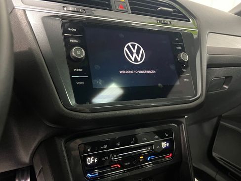 Used 2023 Volkswagen Tiguan SE R-Line image 20