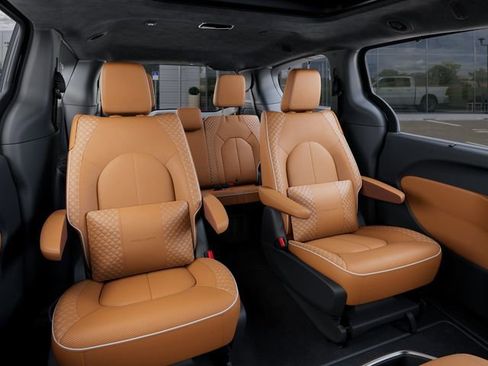 New 2026 Chrysler Pacifica Pinnacle image 17