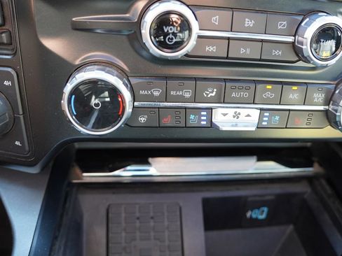 Used 2023 Ford F350 Lariat w/ Lariat Ultimate Package AWD/4WD image 7