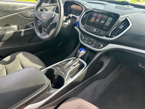 Used 2017 Chevrolet Volt LT w/ Comfort Package FWD image 12