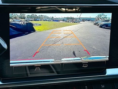 Used 2024 GMC Sierra 1500 Elevation image 13