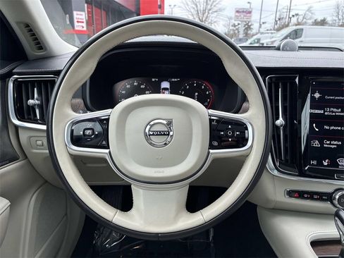 Used 2021 Volvo S90 T6 Inscription image 22