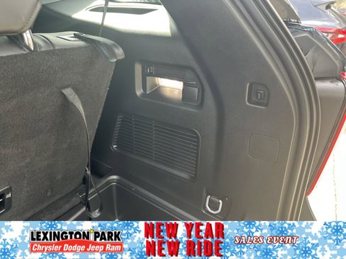 Used 2024 Ford Explorer XLT w/ Equipment Group 202A image 11