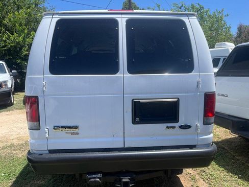 Used 2010 Ford E-350 and Econoline 350 XL RWD image 3
