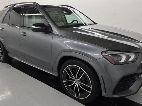 Used 2022 Mercedes-Benz GLE 450 4MATIC w/ Revised AMG Line Exterior image 2