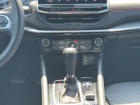 Used 2025 Jeep Compass Trailhawk AWD/4WD image 15