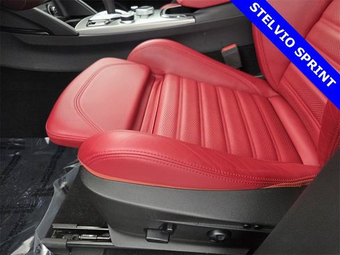 Used 2025 Alfa Romeo Stelvio Sprint w/ Veloce Package image 27